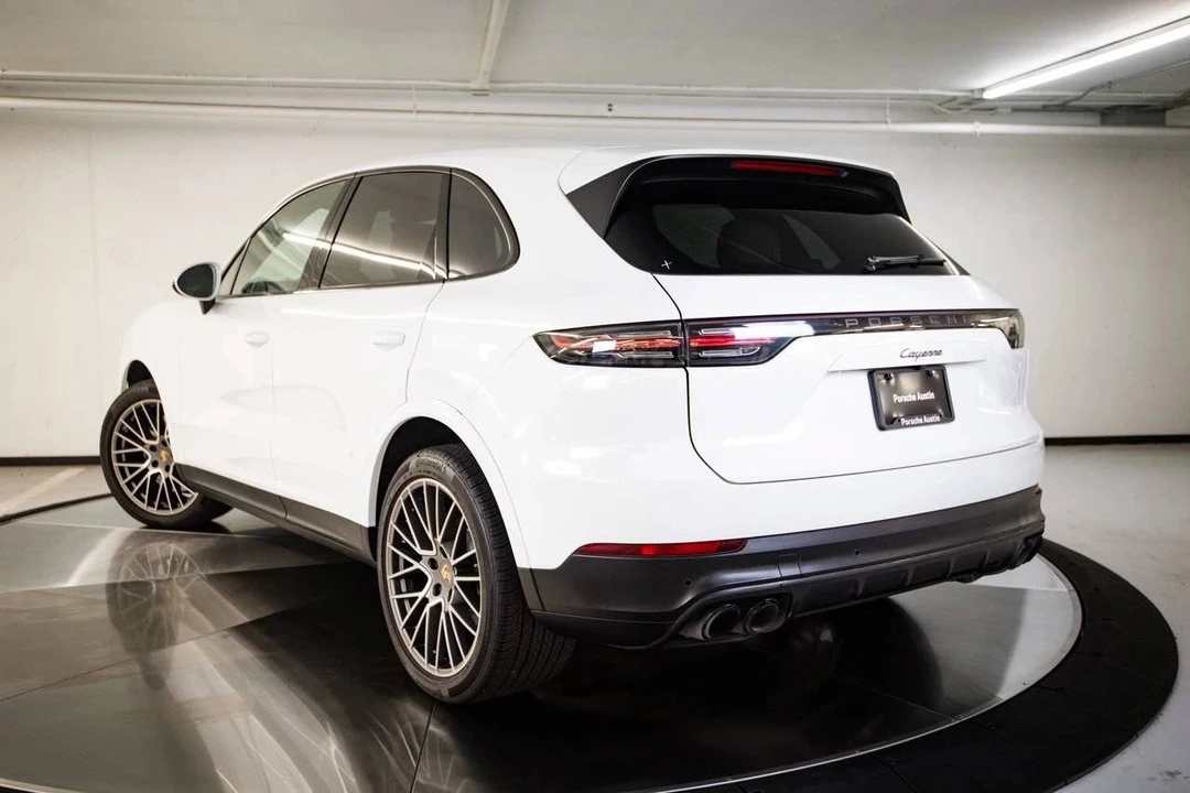 2023 Porsche 9Y0/9Y3 Cayenne - Image 3 of 5