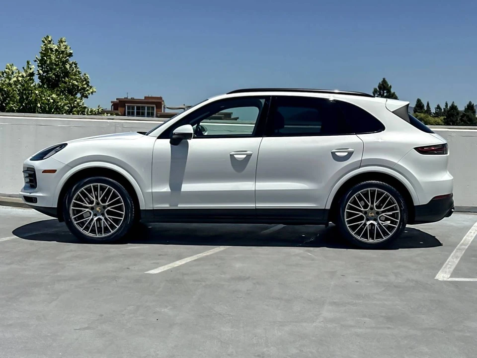 2023 Porsche 9Y0/9Y3 Cayenne - Image 2 of 5
