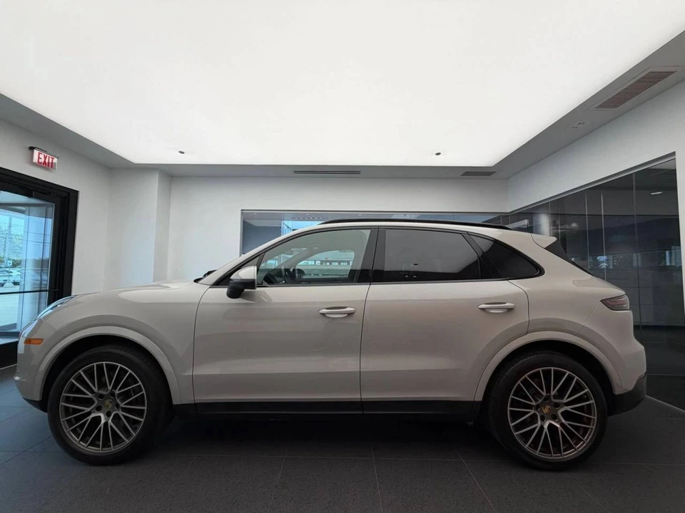 2023 Porsche 9Y0/9Y3 Cayenne - Image 2 of 5