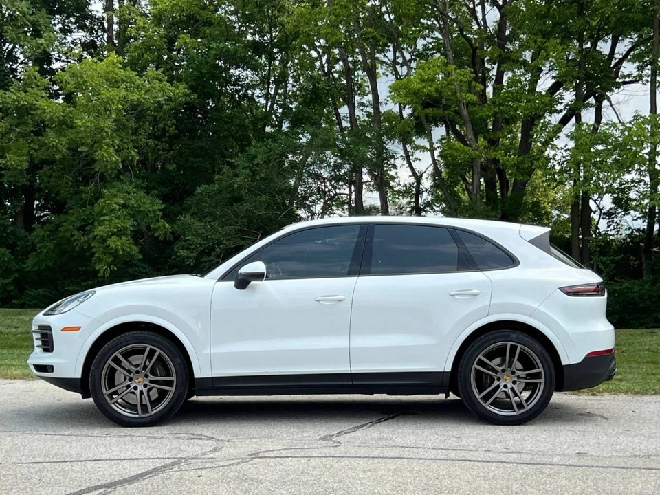 2023 Porsche 9Y0/9Y3 Cayenne - Image 2 of 5