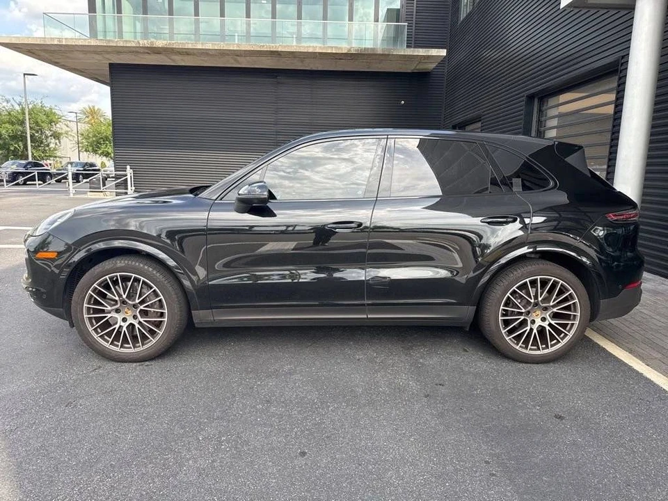 2023 Porsche 9Y0/9Y3 Cayenne - Image 2 of 5