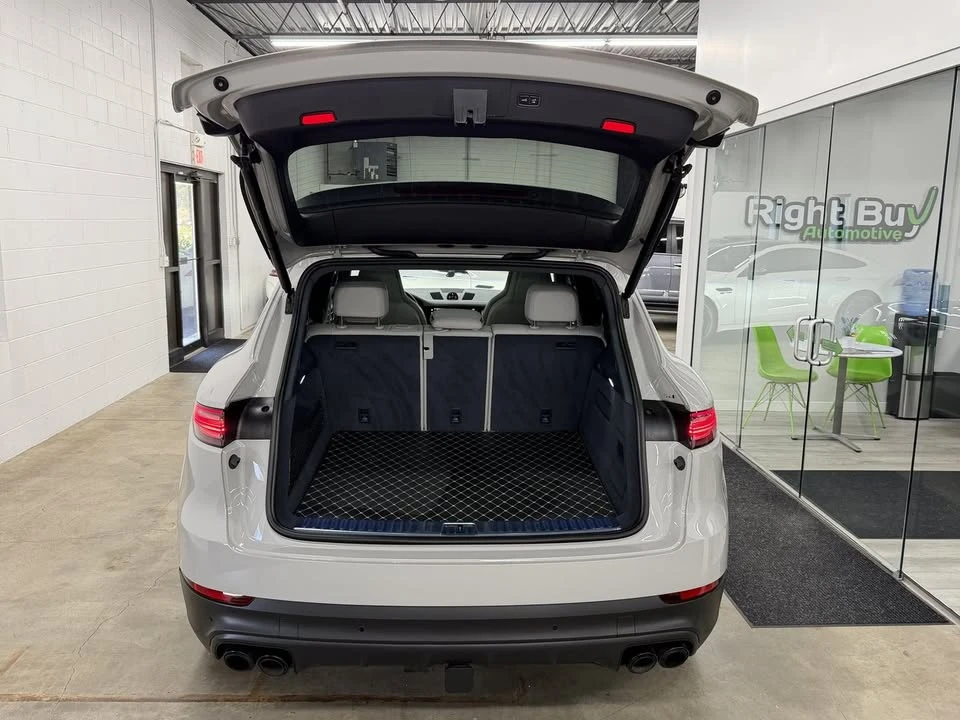 2023 Porsche 9Y0/9Y3 Cayenne - Image 17 of 20