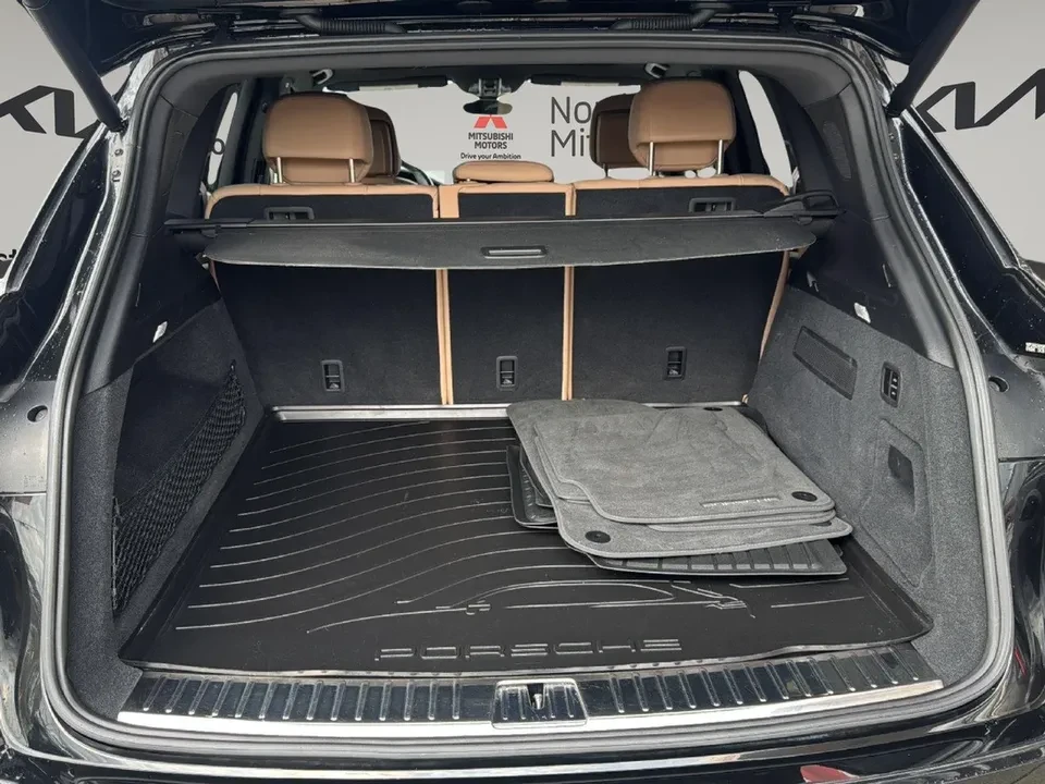 2023 Porsche 9Y0/9Y3 Cayenne - Image 14 of 14