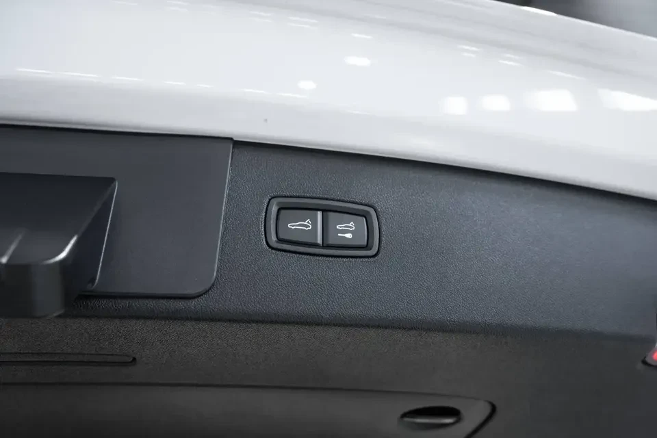 2023 Porsche 9Y0/9Y3 Cayenne - Image 15 of 20