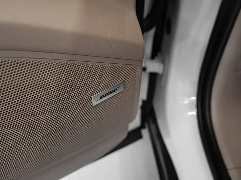 2023 Porsche 9Y0/9Y3 Cayenne - Image 19 of 20