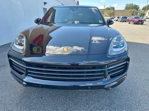 2023 Porsche Cayenne Platinum Edition Sport Utility 4D