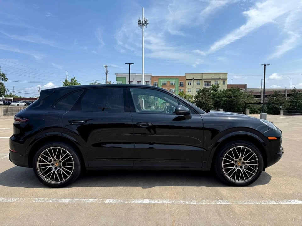 2023 Porsche 9Y0/9Y3 Cayenne - Image 2 of 18