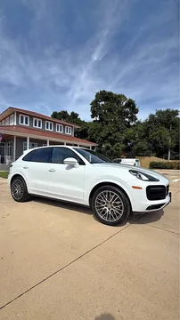 2023 Porsche Cayenne Platinum Edition Sport Utility 4D