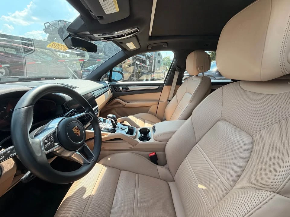2023 Porsche 9Y0/9Y3 Cayenne - Image 2 of 2