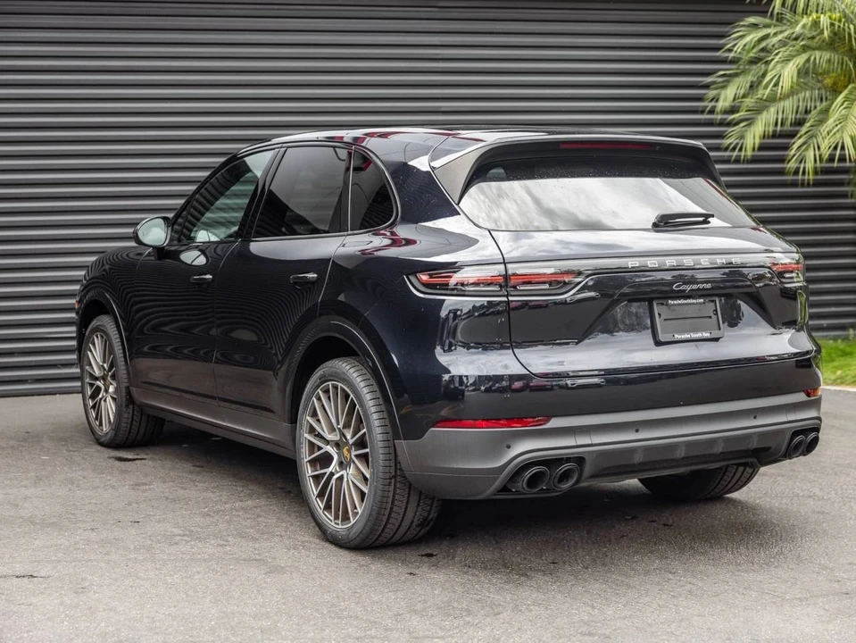 2023 Porsche 9Y0/9Y3 Cayenne - Image 3 of 5