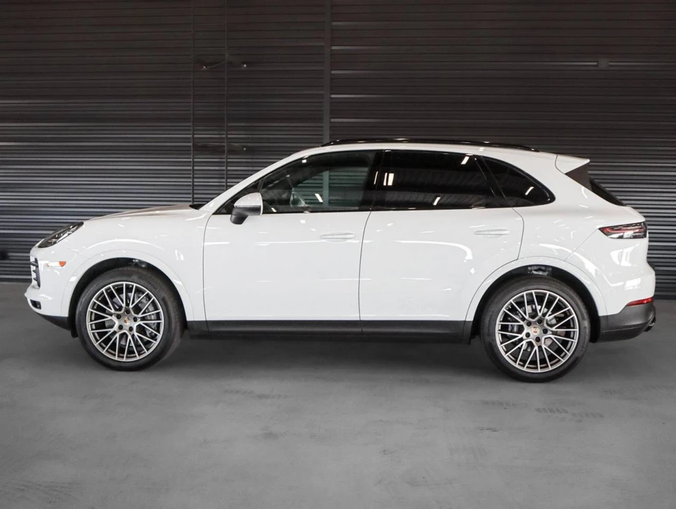2023 Porsche 9Y0/9Y3 Cayenne - Image 2 of 5