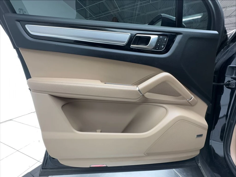 2023 Porsche 9Y0/9Y3 Cayenne - Image 24 of 31
