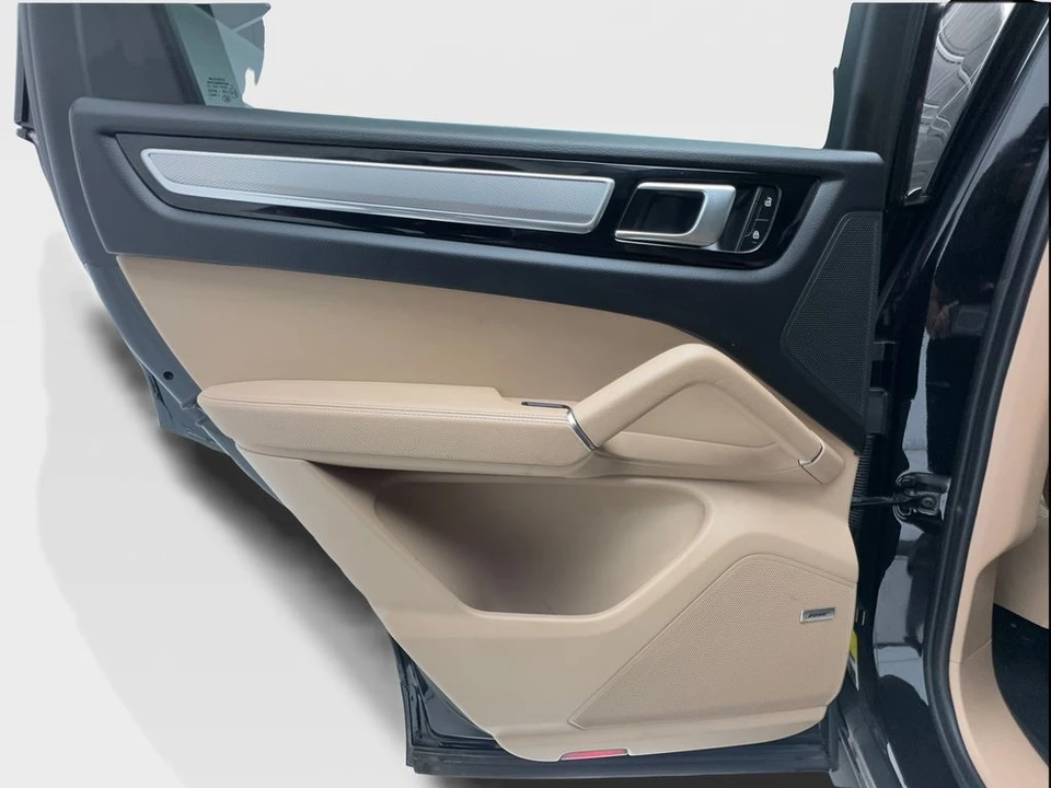 2023 Porsche 9Y0/9Y3 Cayenne - Image 27 of 31