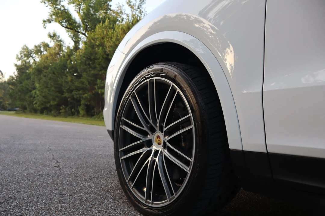 2023 Porsche 9Y0/9Y3 Cayenne - Image 30 of 31