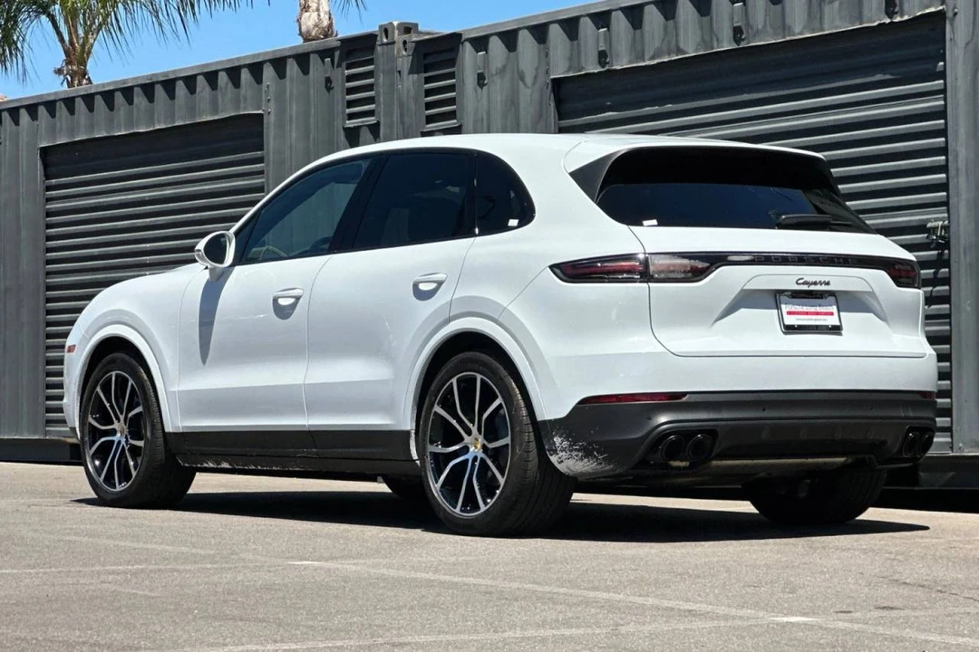 2023 Porsche 9Y0/9Y3 Cayenne - Image 3 of 5