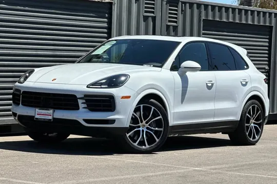 2023 Porsche Cayenne Platinum Edition