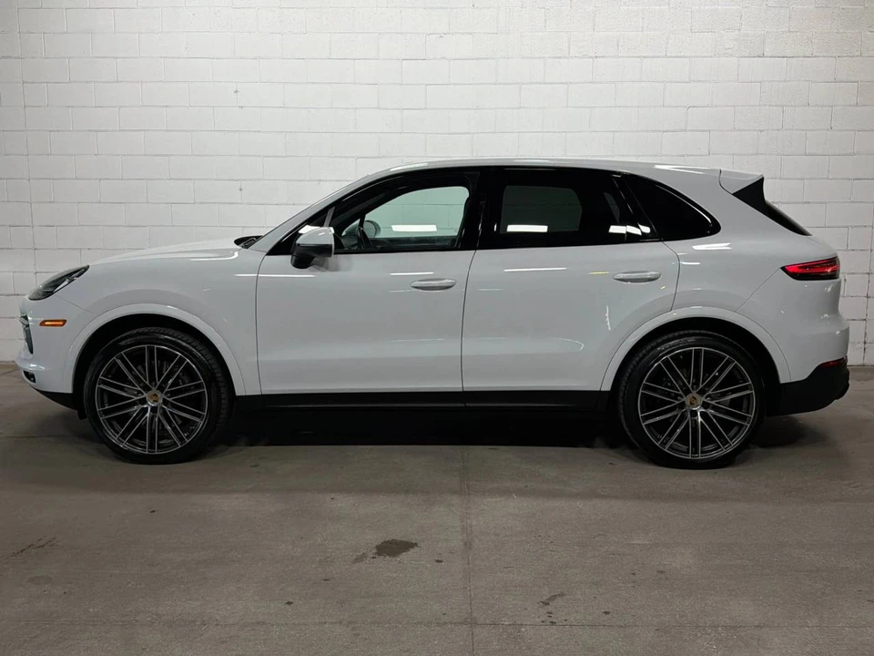 2023 Porsche 9Y0/9Y3 Cayenne - Image 2 of 5