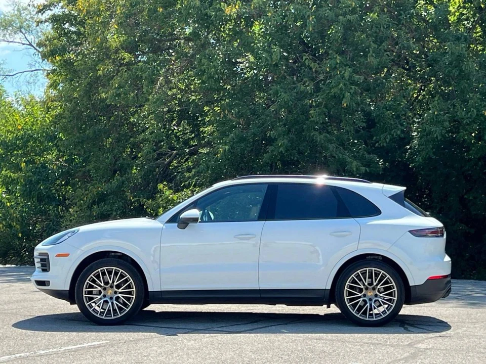 2023 Porsche 9Y0/9Y3 Cayenne - Image 2 of 5