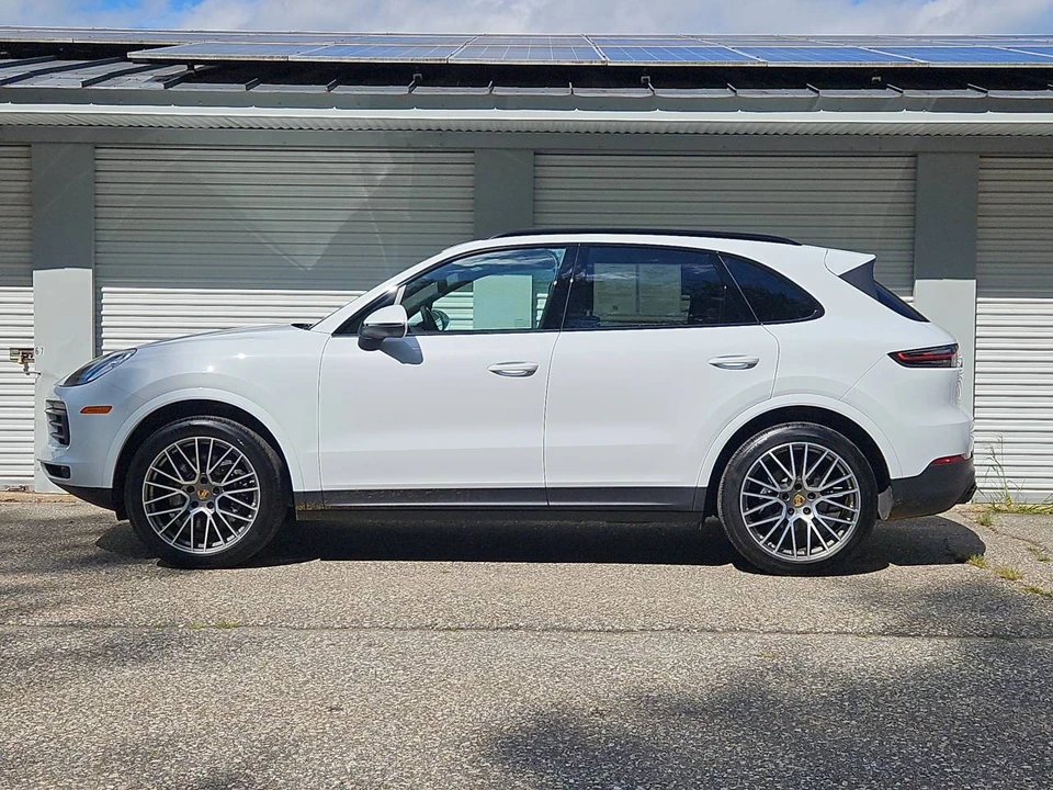 2023 Porsche 9Y0/9Y3 Cayenne - Image 2 of 5