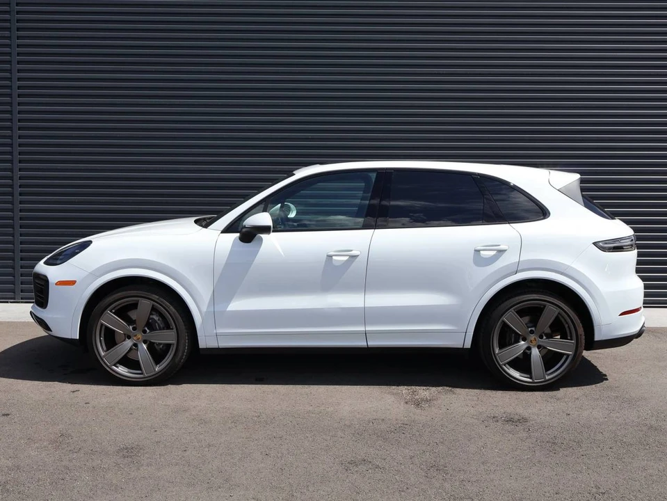 2023 Porsche 9Y0/9Y3 Cayenne - Image 2 of 5