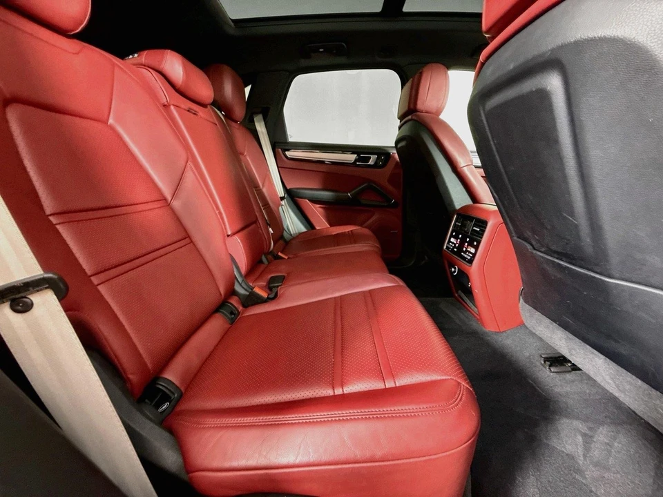 2023 Porsche 9Y0/9Y3 Cayenne - Image 28 of 31