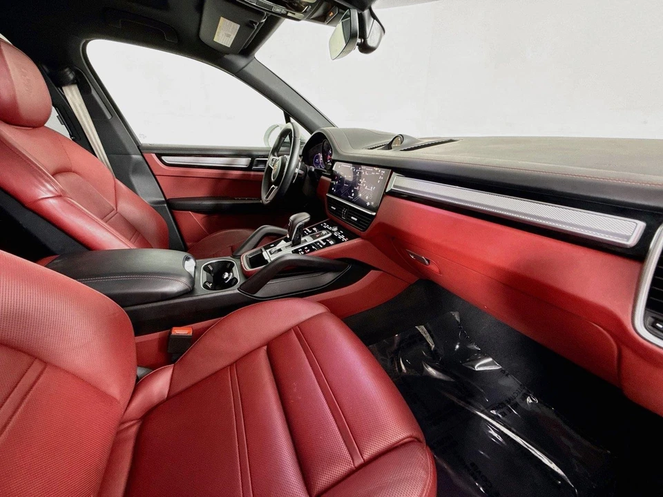 2023 Porsche 9Y0/9Y3 Cayenne - Image 29 of 31