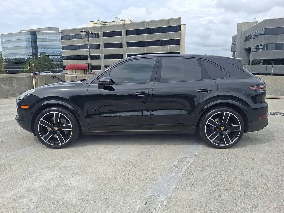 2023 Porsche 9Y0/9Y3 Cayenne - Image 2 of 5