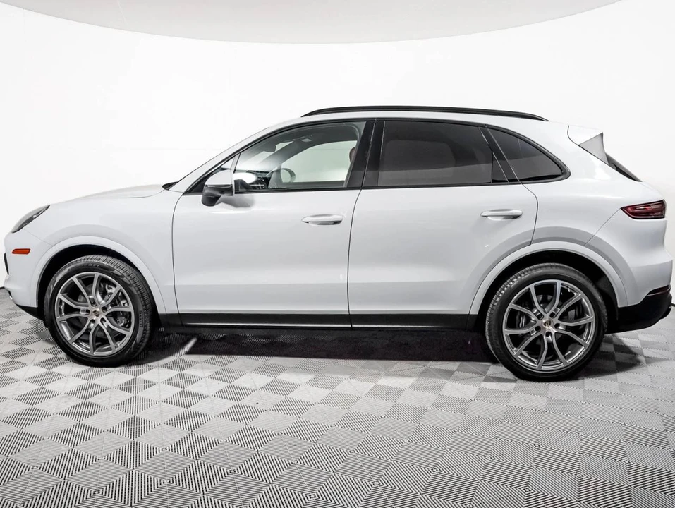 2023 Porsche 9Y0/9Y3 Cayenne - Image 2 of 5
