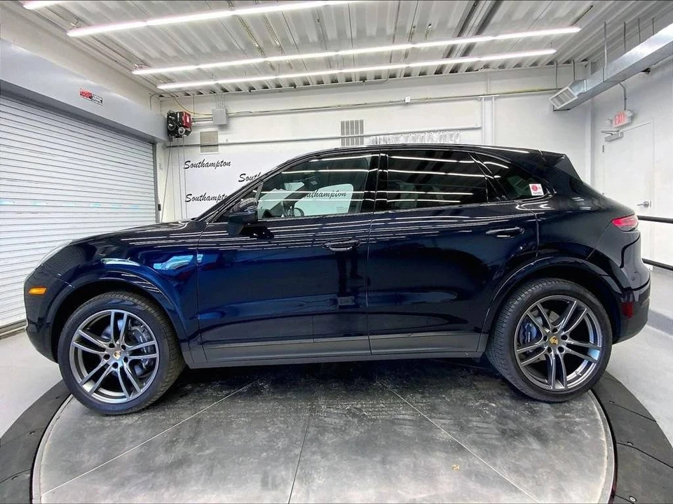 2023 Porsche 9Y0/9Y3 Cayenne - Image 2 of 5