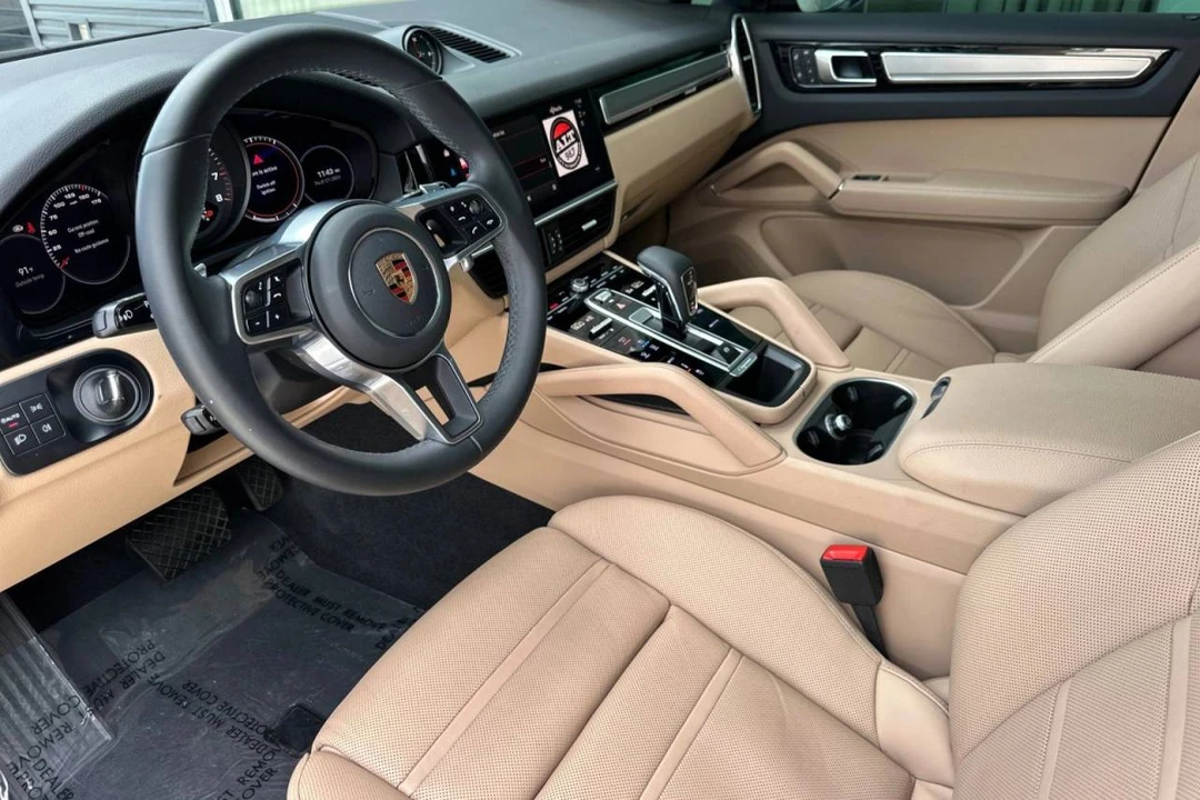 2023 Porsche 9Y0/9Y3 Cayenne - Image 4 of 5