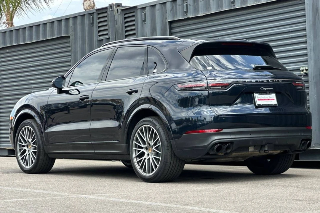 2023 Porsche 9Y0/9Y3 Cayenne - Image 3 of 5