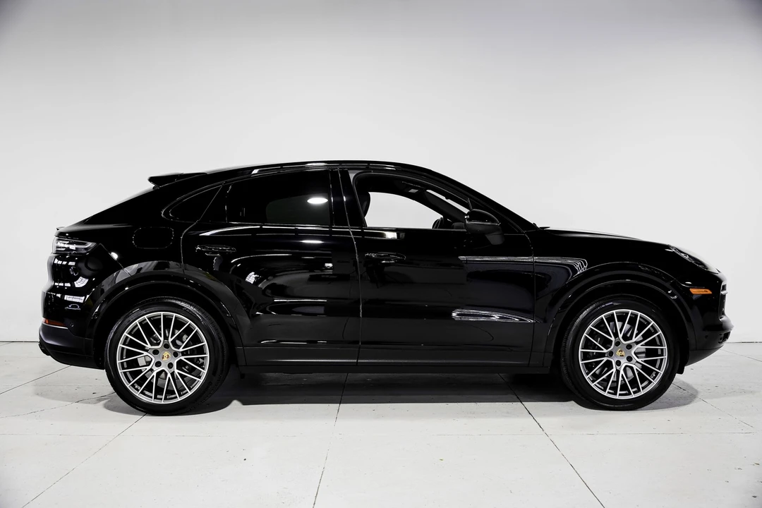 2023 Porsche 9Y0/9Y3 Cayenne - Image 2 of 12