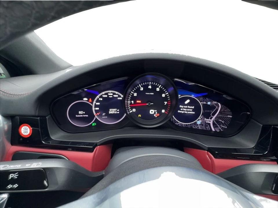 2023 Porsche - Image 24 of 31