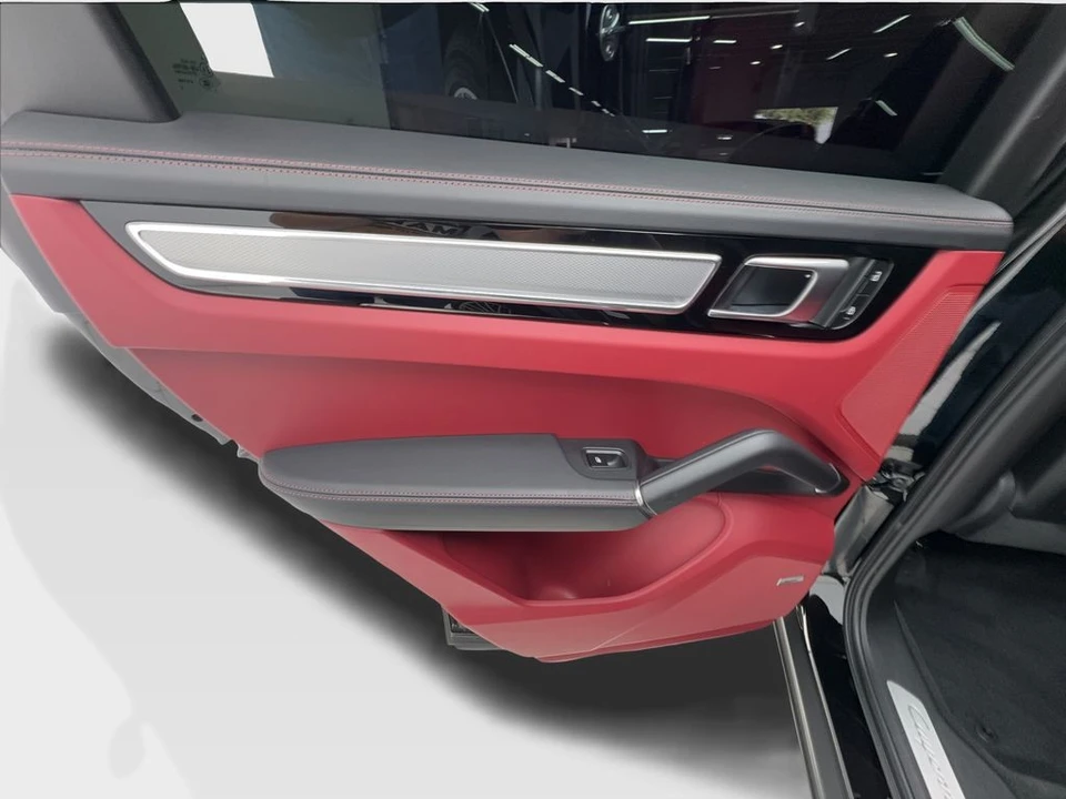 2023 Porsche - Image 19 of 31
