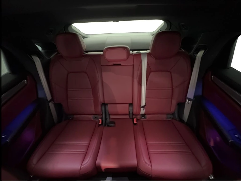 2023 Porsche 9Y0/9Y3 Cayenne - Image 16 of 21
