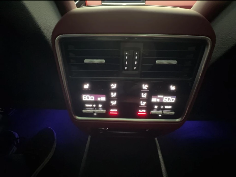 2023 Porsche - Image 21 of 31