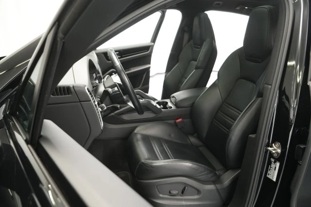 2023 Porsche 9Y0/9Y3 Cayenne - Image 25 of 31