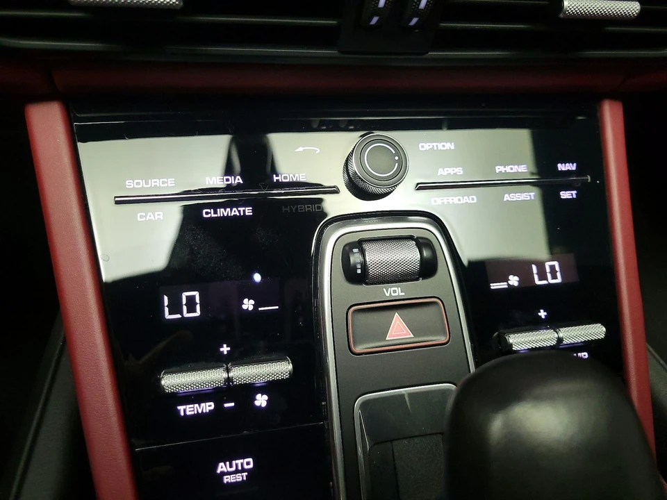2023 Porsche 9Y0/9Y3 Cayenne - Image 16 of 25
