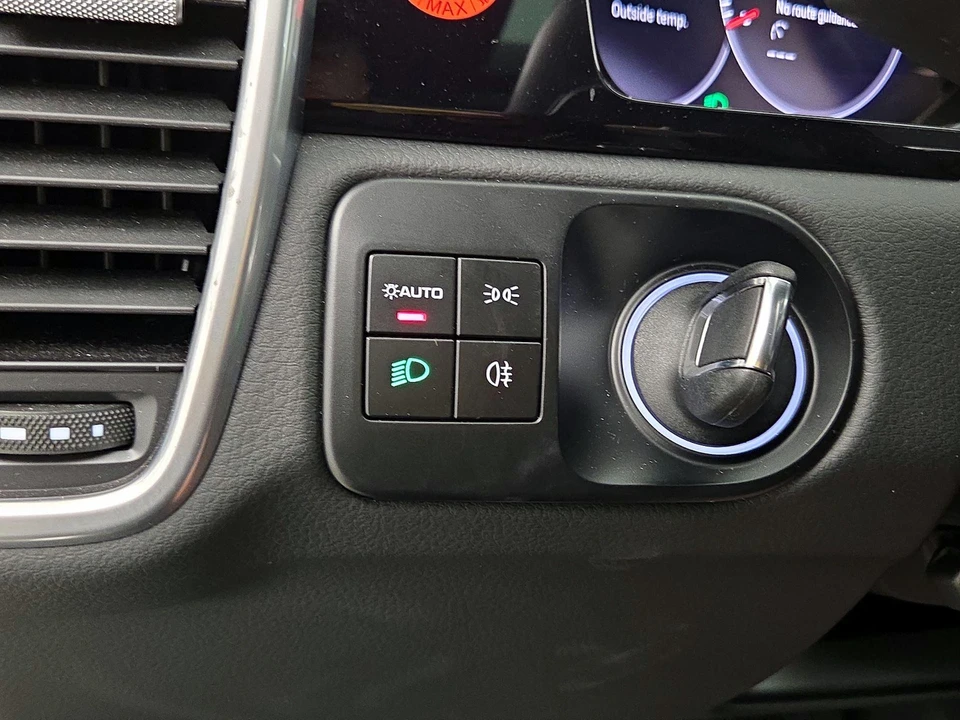2023 Porsche 9Y0/9Y3 Cayenne - Image 14 of 28