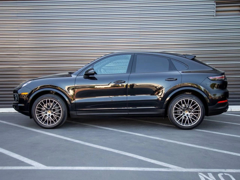 2023 Porsche 9Y0/9Y3 Cayenne Coupe - Image 2 of 5