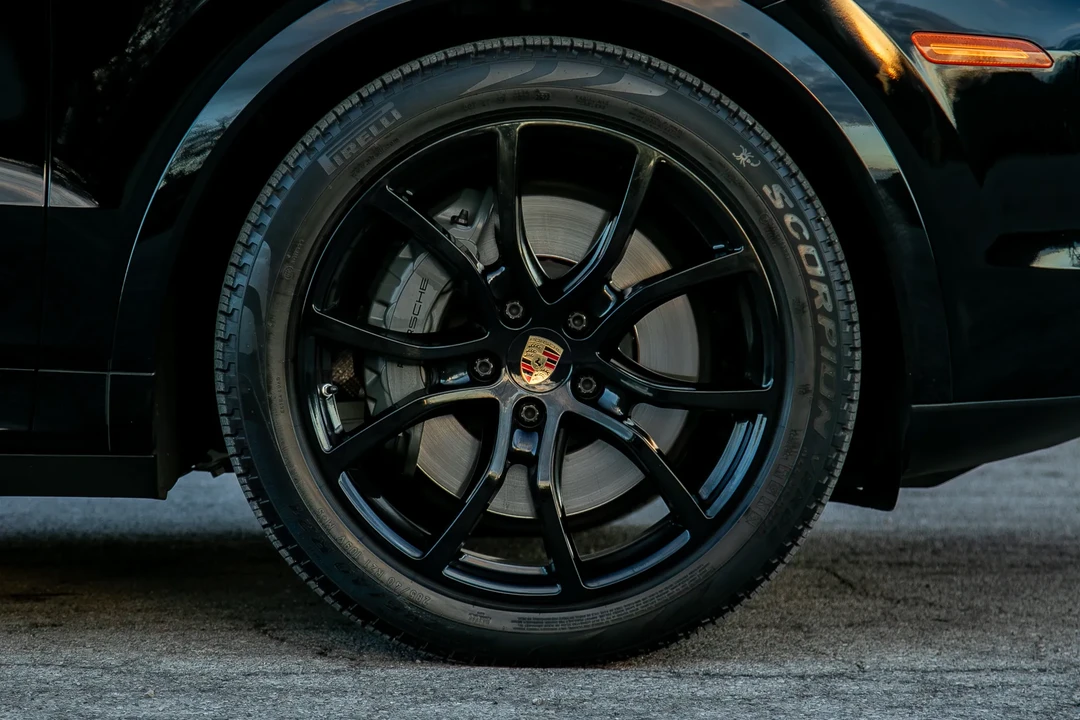 2023 Porsche 9Y0/9Y3 Cayenne S - Image 18 of 31