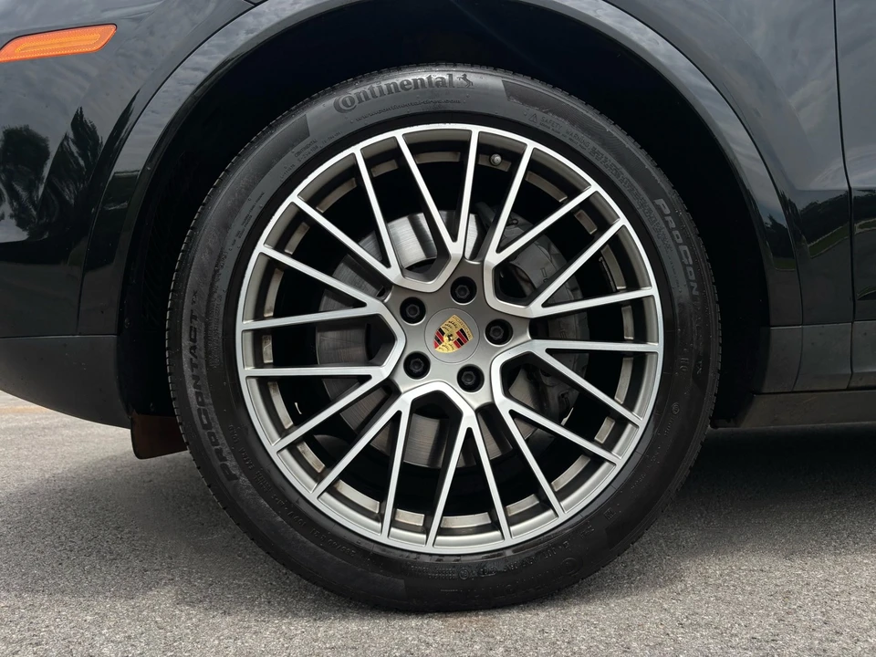 2023 Porsche 9Y0/9Y3 Cayenne Coupe - Image 12 of 31
