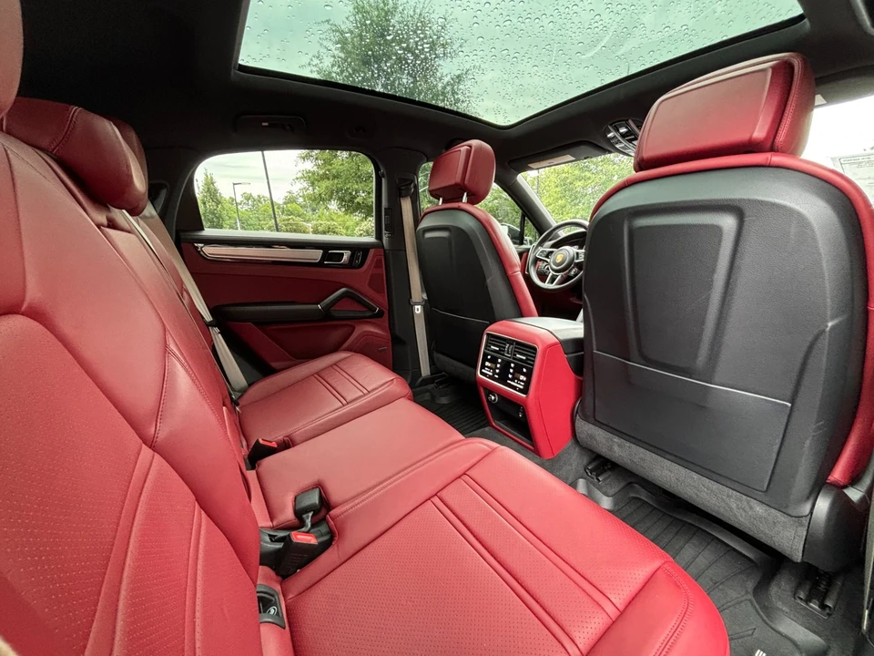 2023 Porsche 9Y0/9Y3 Cayenne Coupe - Image 28 of 31