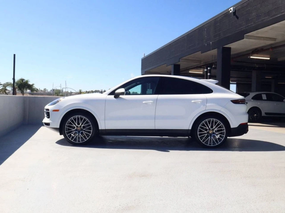 2023 Porsche 9Y0/9Y3 Cayenne Coupe - Image 2 of 5