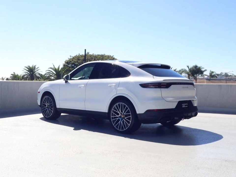 2023 Porsche 9Y0/9Y3 Cayenne Coupe - Image 3 of 5