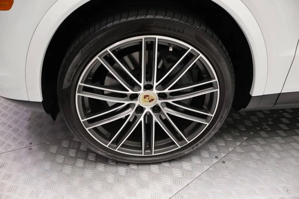 2023 Porsche 9Y0/9Y3 Cayenne S - Image 4 of 5