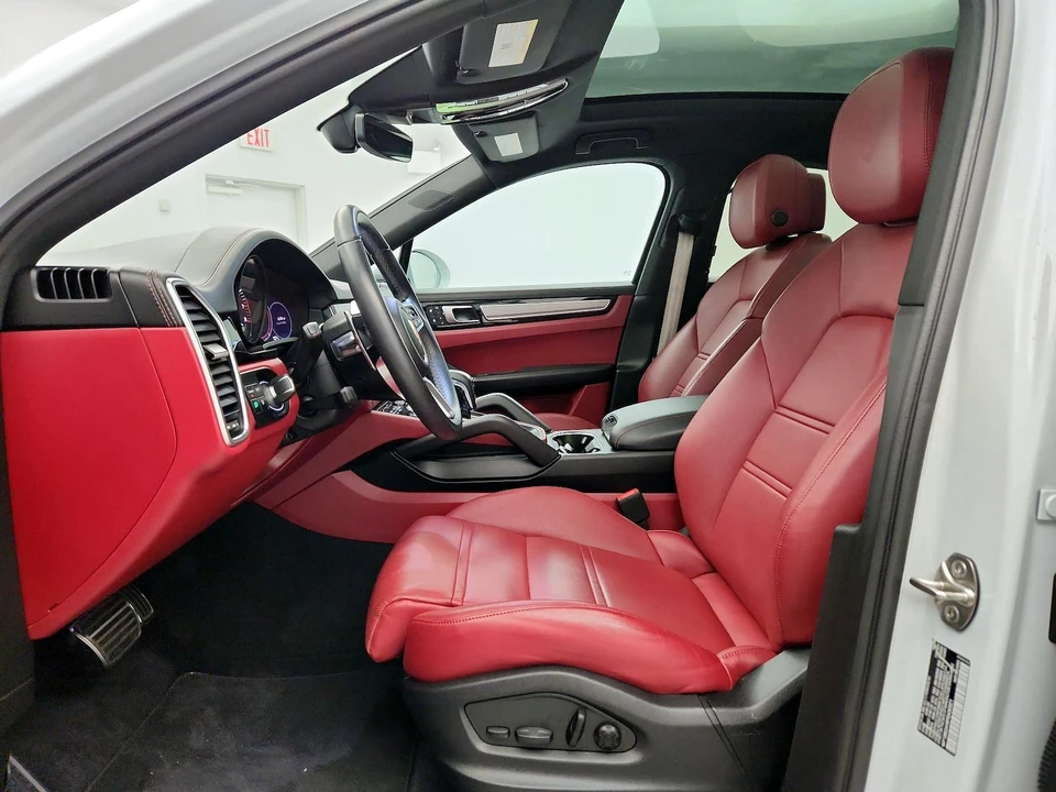 2023 Porsche 9Y0/9Y3 Cayenne Coupe - Image 12 of 28