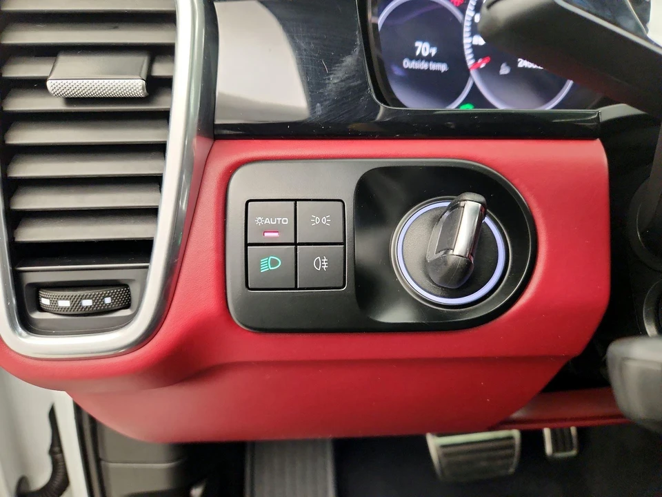2023 Porsche 9Y0/9Y3 Cayenne Coupe - Image 14 of 28