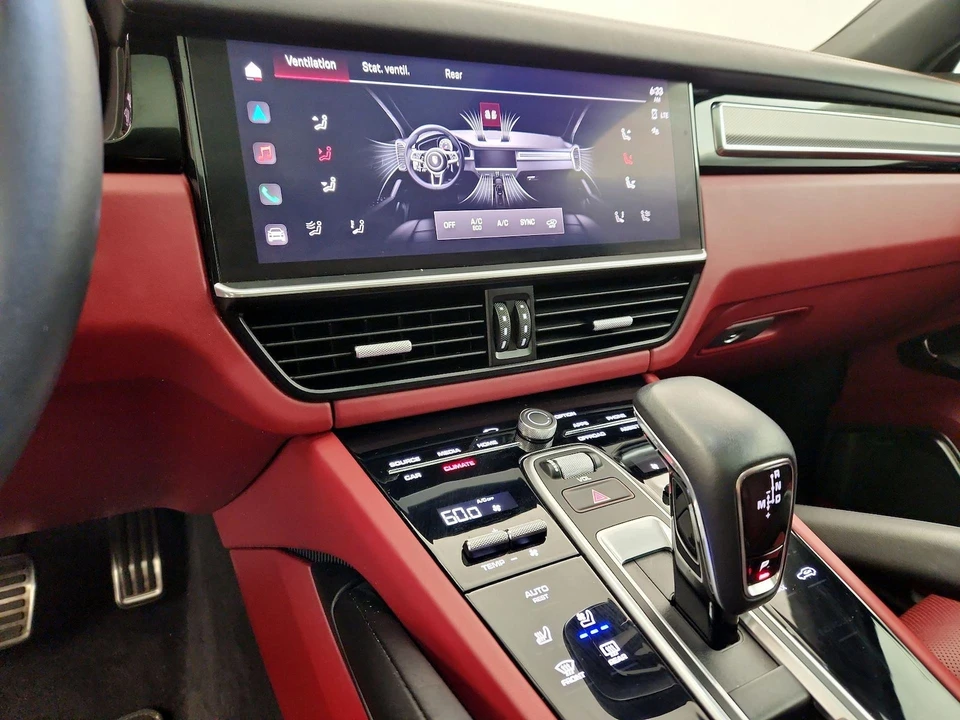 2023 Porsche 9Y0/9Y3 Cayenne Coupe - Image 18 of 28
