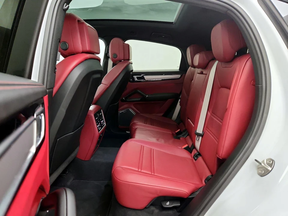 2023 Porsche 9Y0/9Y3 Cayenne Coupe - Image 22 of 28